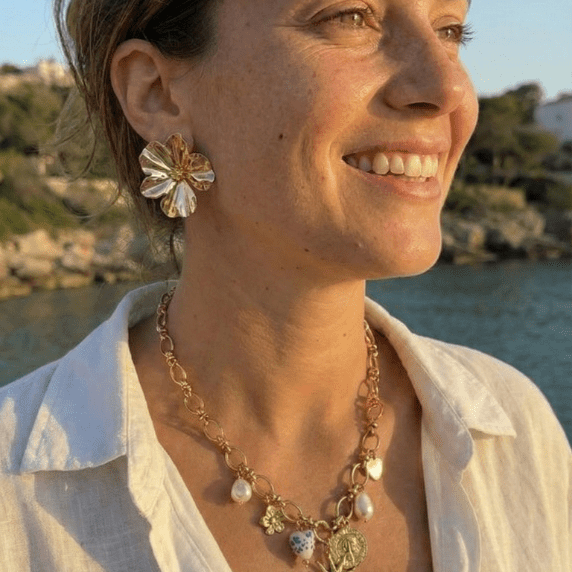 Quels bijoux choisir pour faire ressortir son bronzage cet été ? - MAISON DE L'AMOUR