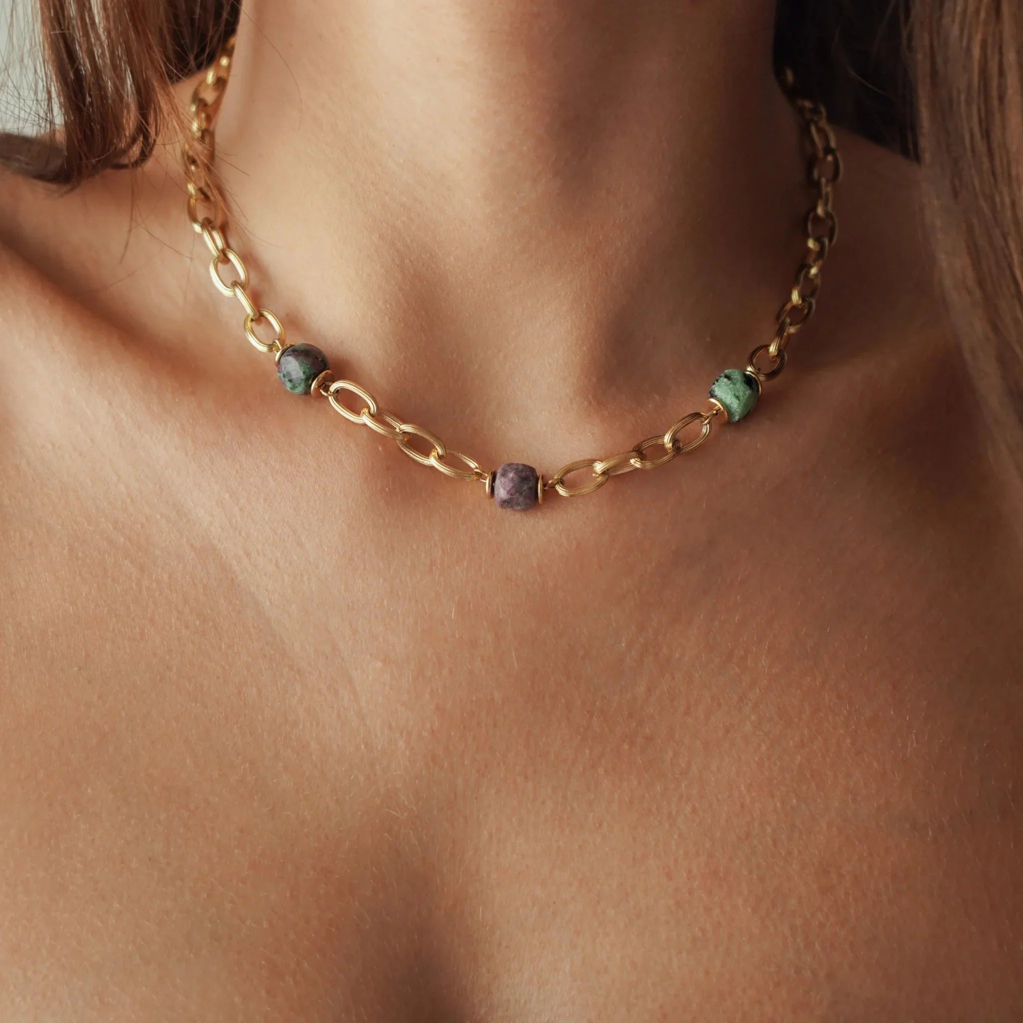 Acier Inoxydable & Pierres Naturelles : Le guide pour choisir son bijou - MAISON DE L'AMOUR