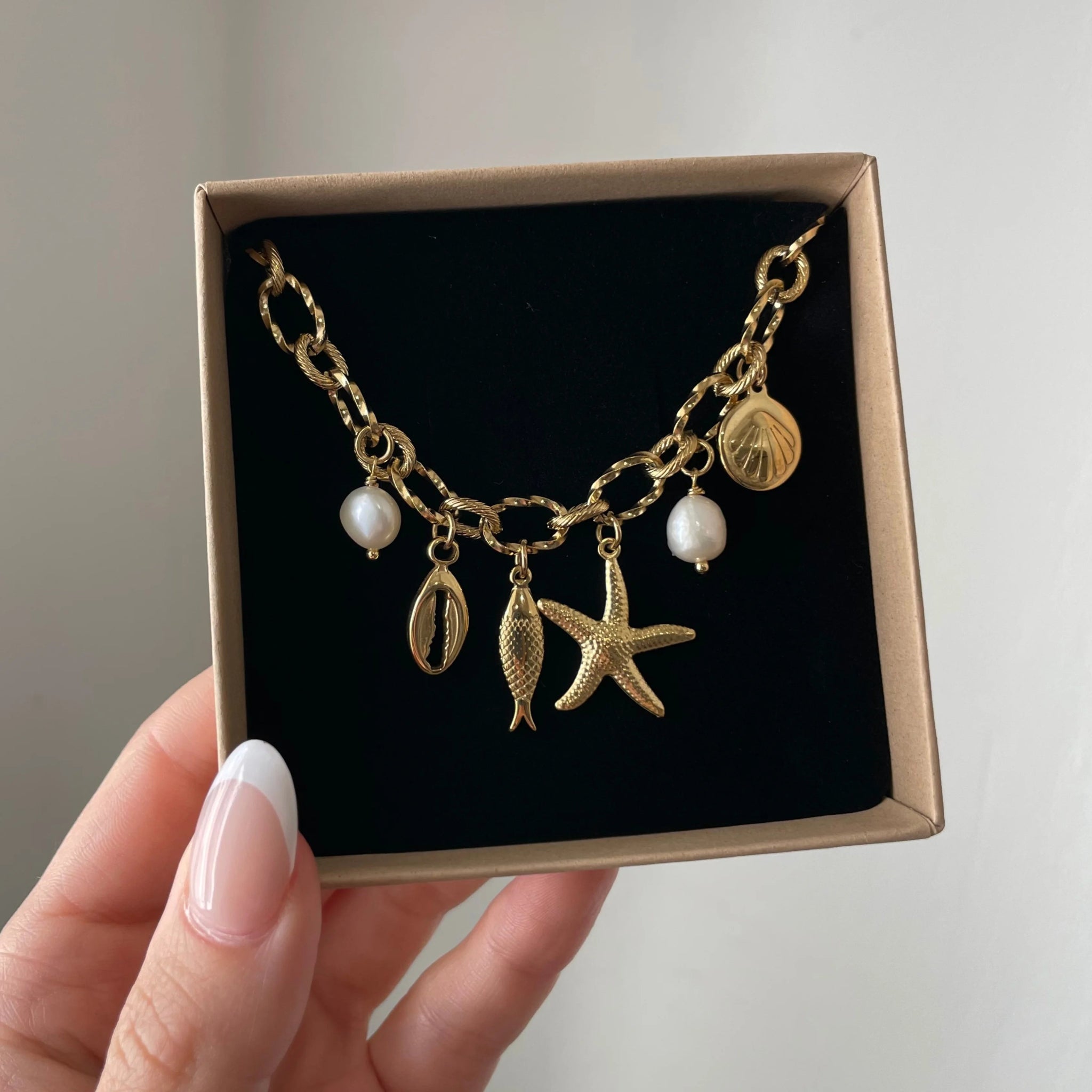 YeGieonr Bracelet Jonc Femme Or 18K Initiale Nœud D'Amour - Acier Inox A-Z - Cadeau Demoiselle D'Honneur