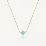 Collier fin en acier inoxydable doré avec un pendentif trèfle en amazonite.