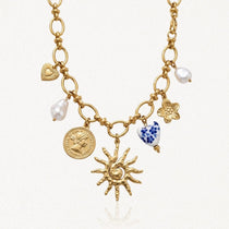 Collier en acier inoxydable doré à maillons épais, avec charms soleil, pièce de monnaie, 2 perles, cœur bleu, fleur et cœur