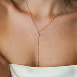 Collier en Y en acier inoxydable doré, avec perles bleu ciel, motif floral central et pendentif goutte en Amazonite.